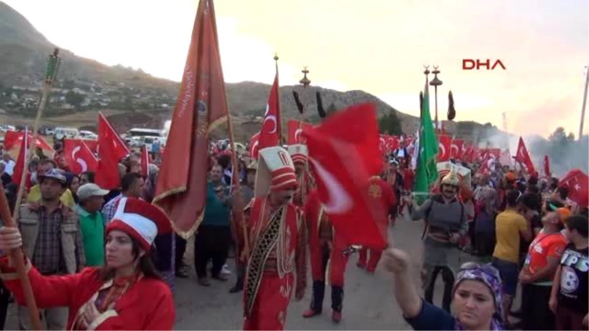 Alanya Önce \'Demokrasi Yürüyüşü\' Sonra Sibel Can Konseri