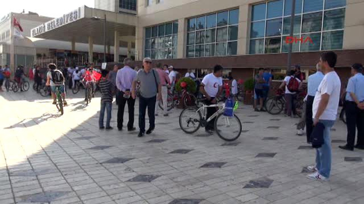 Elazığ Protokolü ve Halk, Darbeye Karşı Pedal Çevirdi