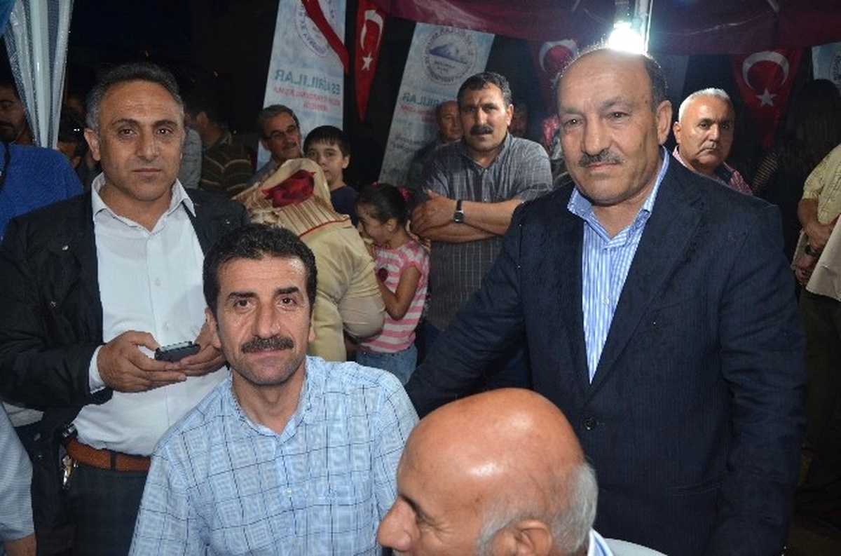 Es Ağrılılar\'dan Demokrasi Nöbetine Destek
