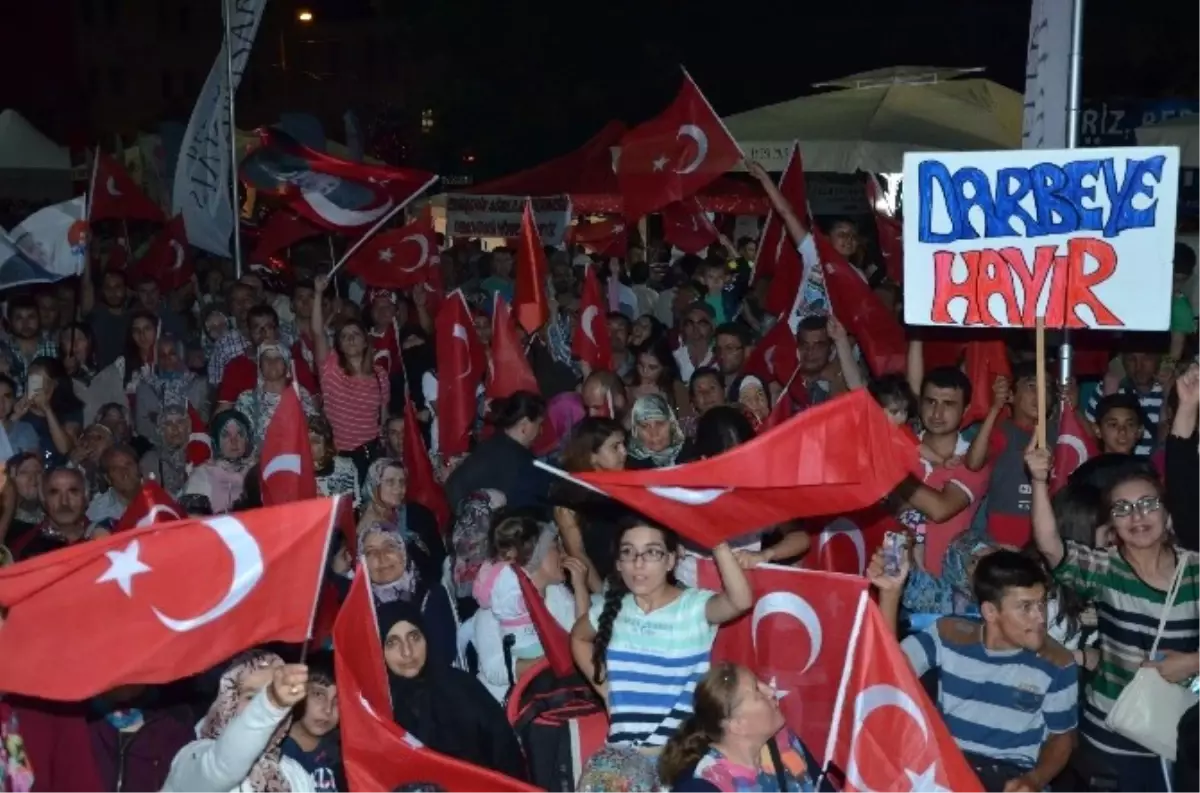 Eskişehir Halkı Demokrasi Nöbetinin 17\'nci Gününde