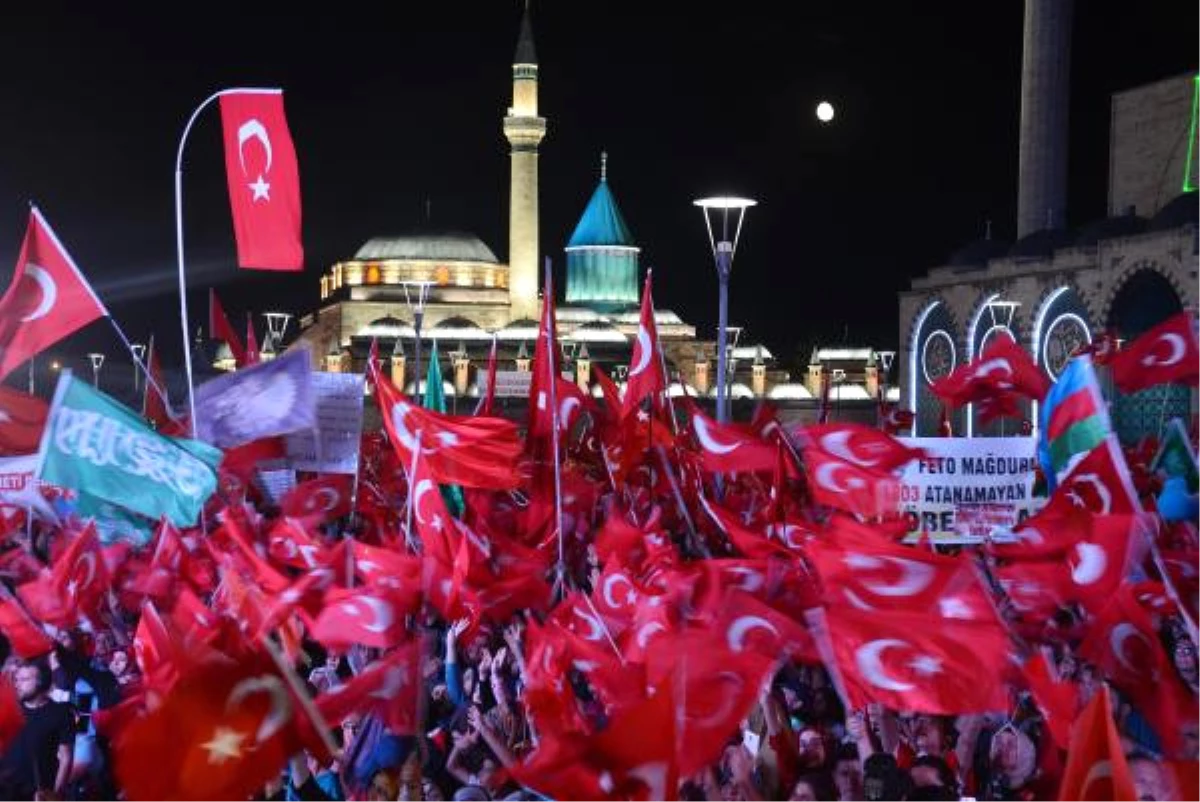 Konya\'da \'Demokrasi Nöbeti\' Devam Ediyor