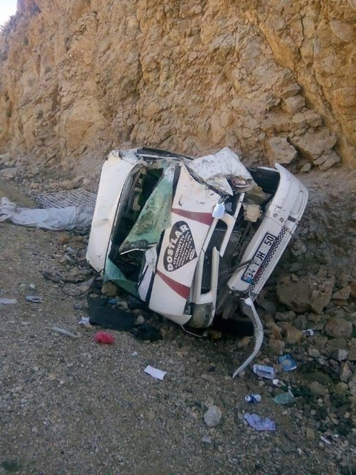 Mevsimlik İşçileri Taşıyan Minibüs Devrildi: 16 Yaralı