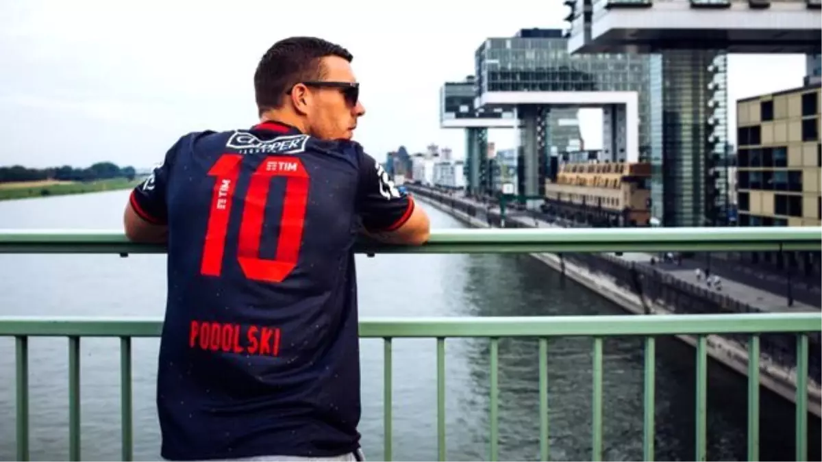 Podolski\'nin Flamengo Forması Giymesi Galatasaray Taraftarını Kızdırdı