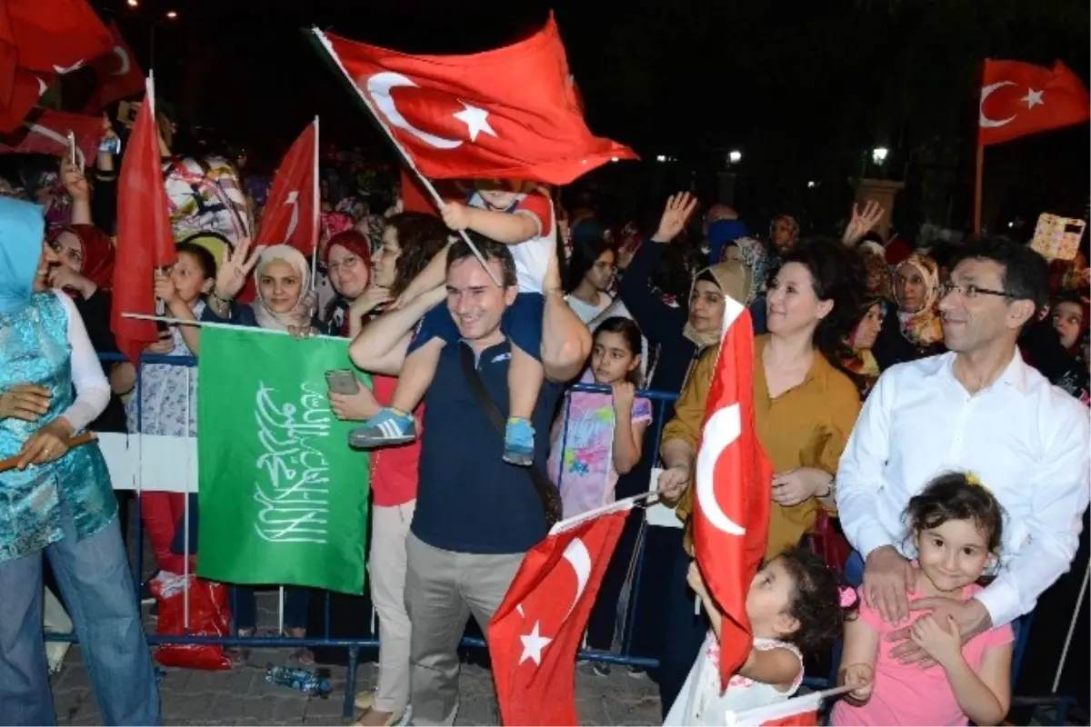 Siirt Vali Yardımcıları Taşkın ve Kuş Demokrasi Nöbetinde