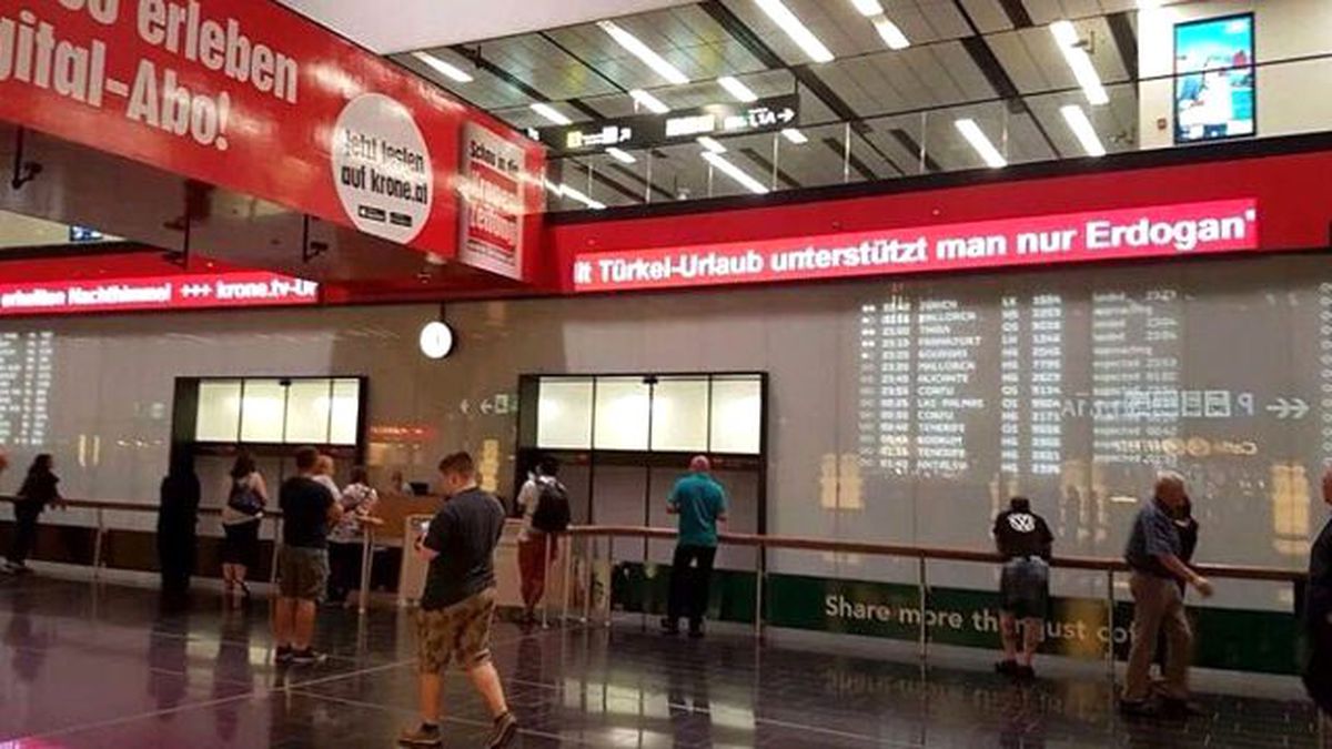 Viyana Havalimanı'nda Skandal Yazı!