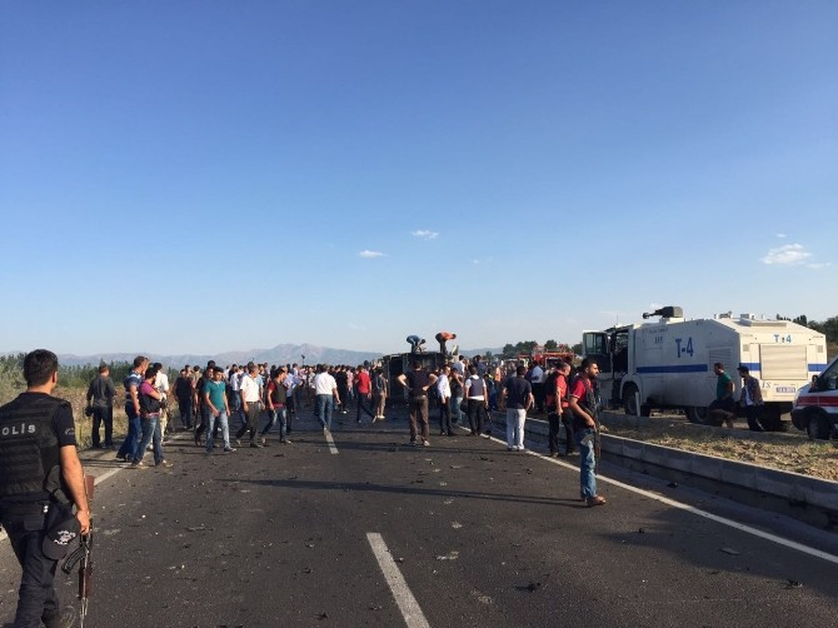 Bingöl'de 6 Polisin Şehit Olduğu Saldırıdan İlk Görüntüler Geldi