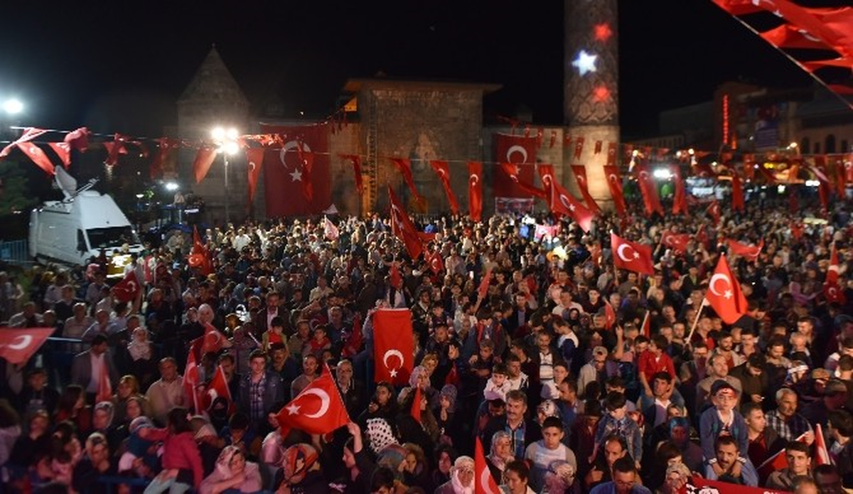 Dadaşlar Sultan Fatih Han\'ın Askerleri Gibi Nöbet Tutuyor