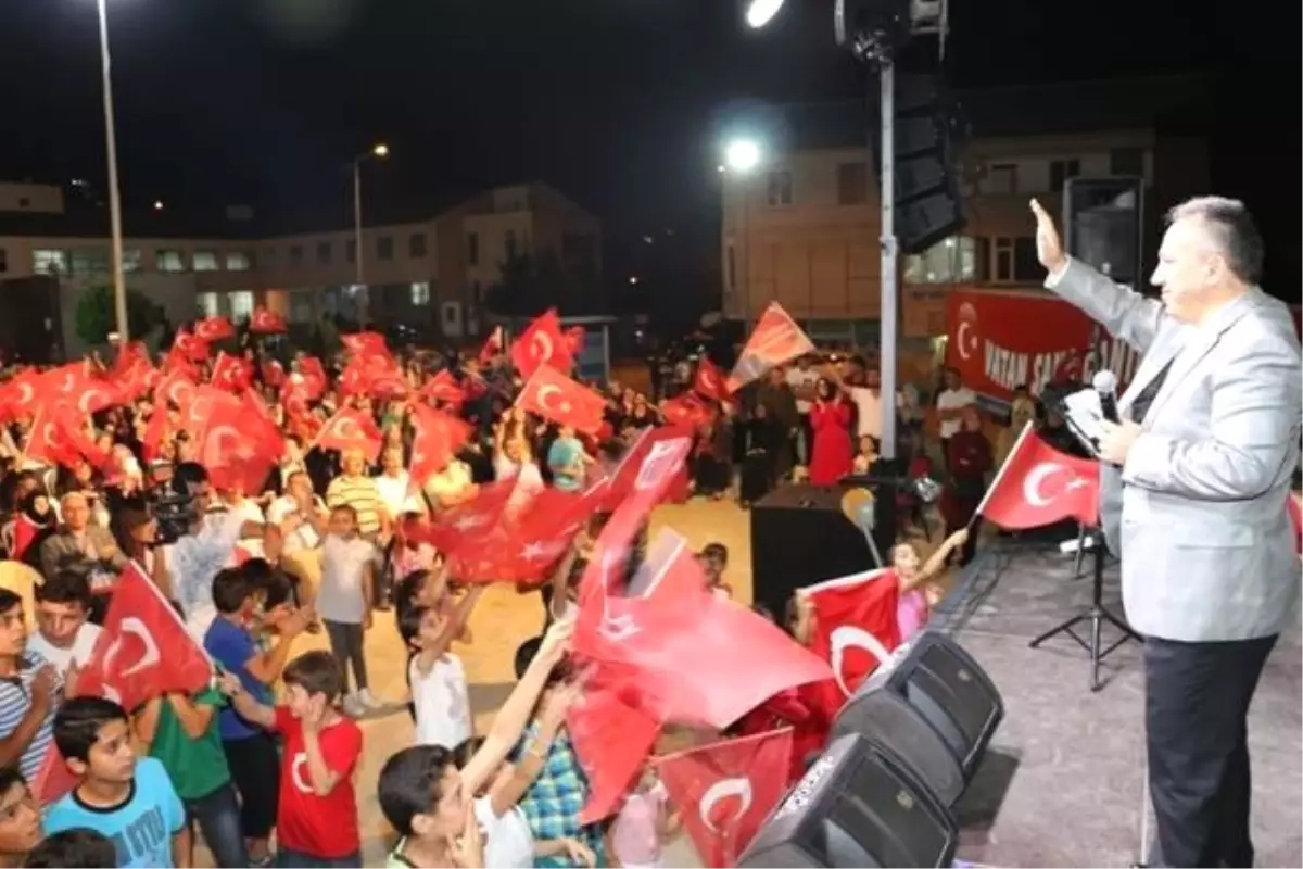 Düzce ve İlçelerinde Demokrasi Nöbetleri Devam Ediyor