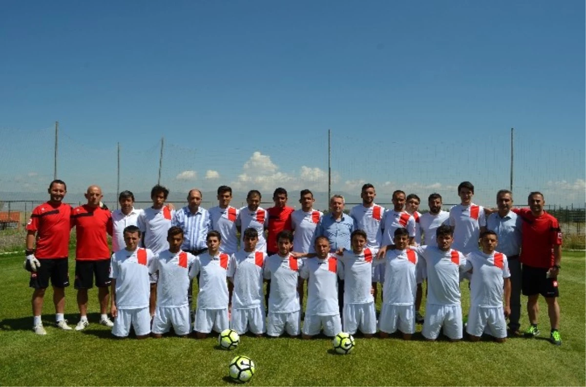 Erzurum Ghsim\'den Özel Futbolculara Moral