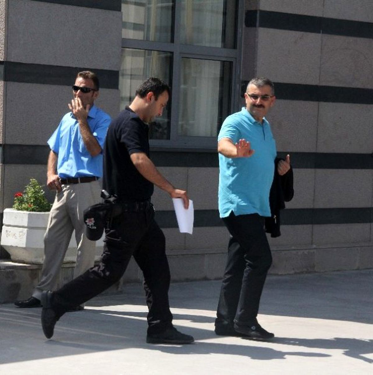 Hakkında Gözaltı Kararı Olan İşadamı Teslim Oldu