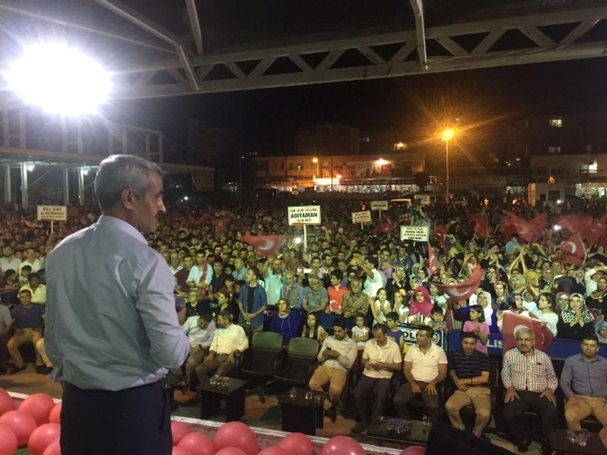 Kahta\'da Coşkulu Demokrasi Mitingi