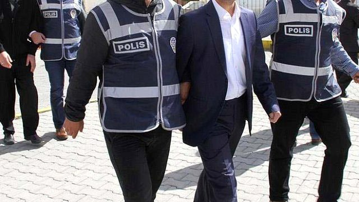 Uşak Emniyet Müdürlüğü\'nde 31 Personel Gözaltına Alındı