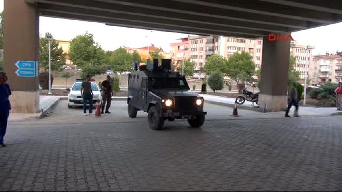 Yaralı Polisler Elazığ\'a Götürüldü