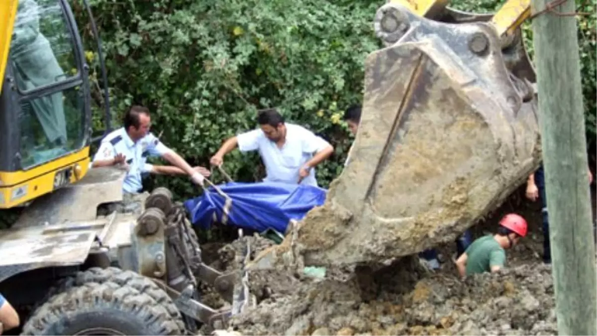 Zonguldak\'ta Kanalizasyon Çalışmasında Göçük: 2 Yaralı