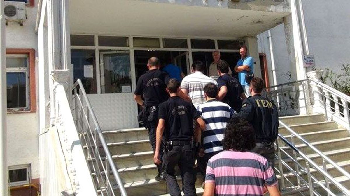 Yurt Dışına Kaçan İl İmanın Yerine Atanan İsmi Gözaltına Aldılar