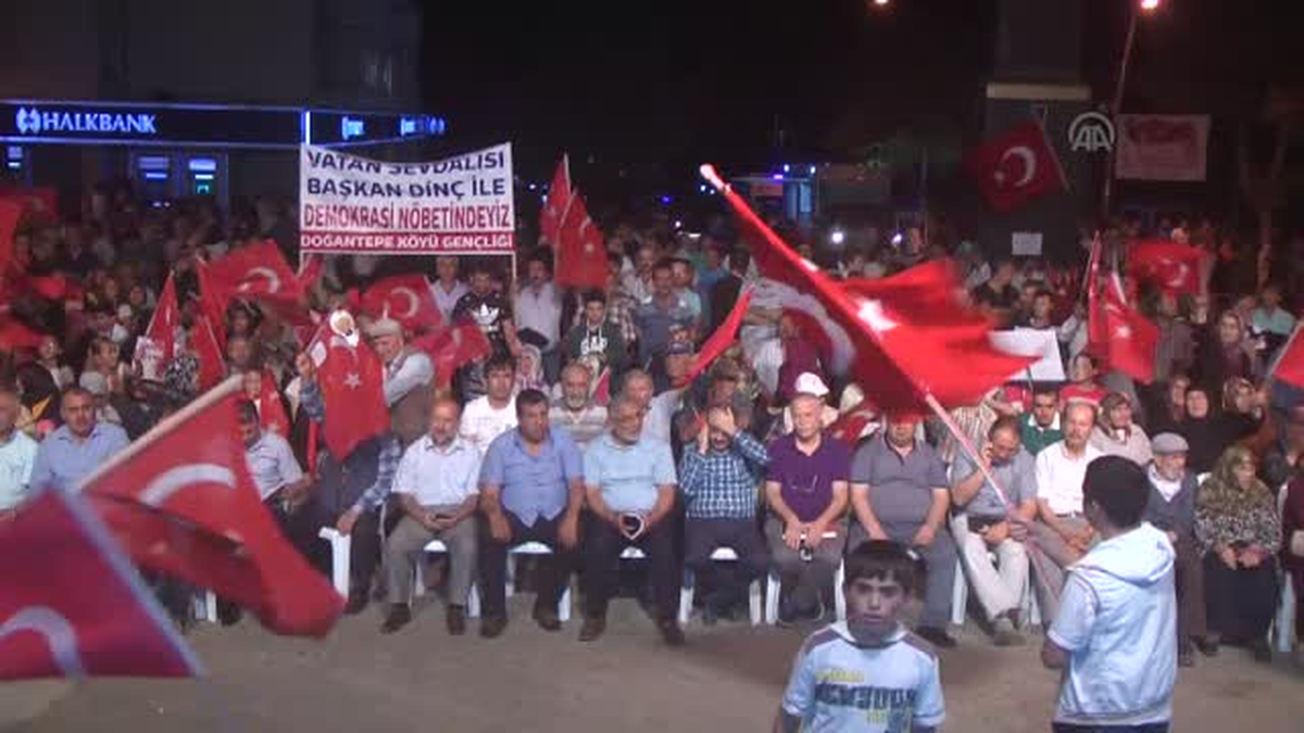 Aa\'nın "Dakika Dakika Fetö\'nün Darbe Girişimi" Kitabı Vatandaşlara Dağıtıldı - Çankırı