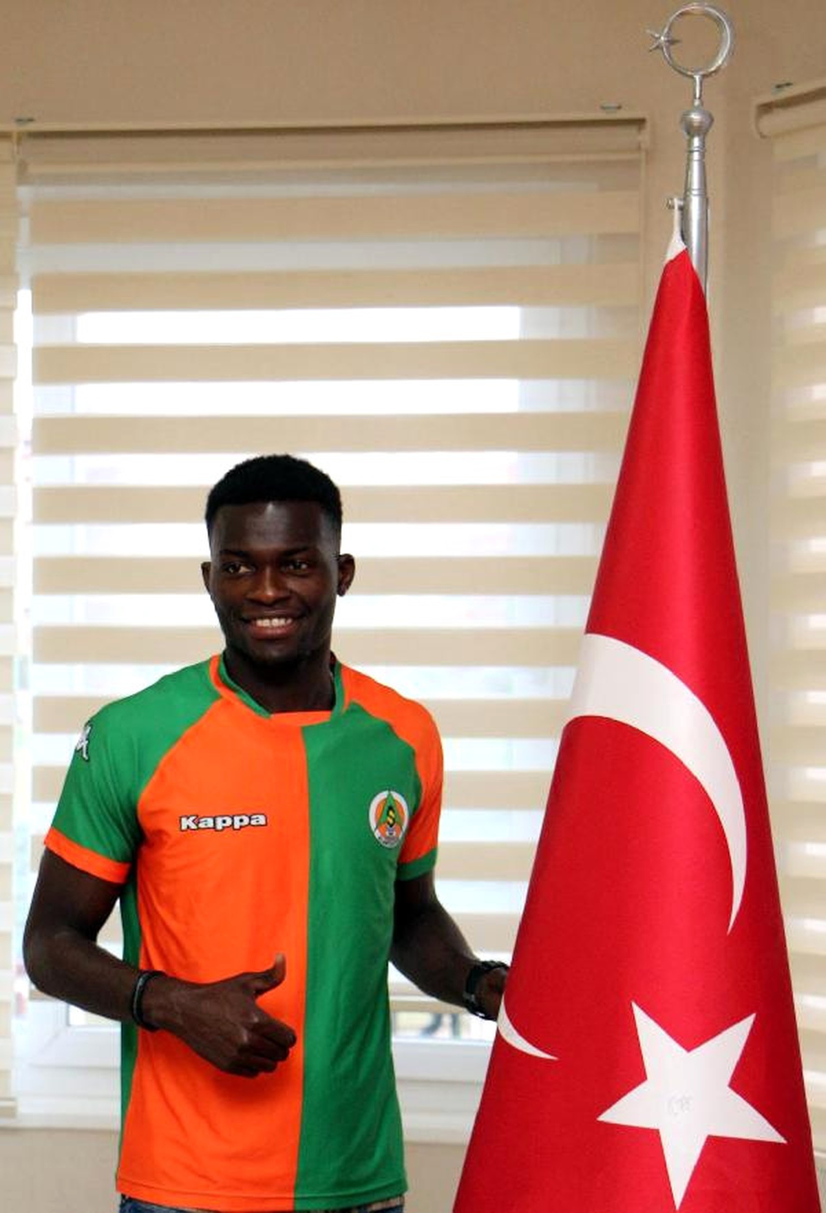 Alanyaspor Ganalı Sackey ile Sözleşme İmzaladı