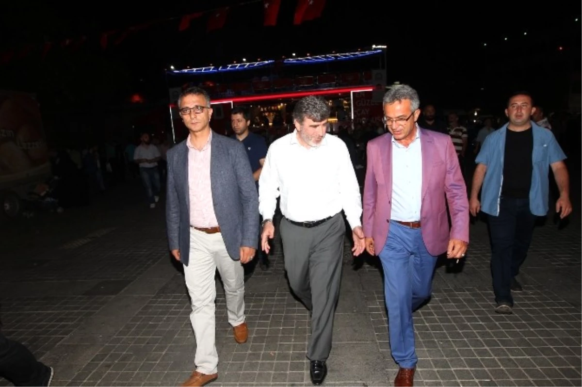 Başkan Köşker ve AK Parti Milletvekilleri Demokrasi Mitingine Katıldı