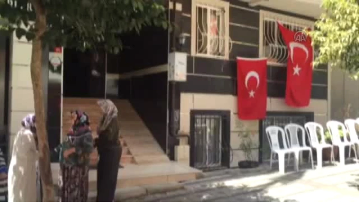 Bingöl\'de Şehit Olan Polis Memuru Hasan Koçer\'in Baba Evinde Yas Var