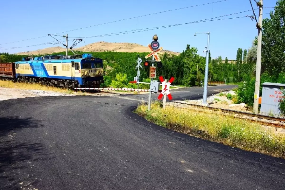 Büyükşehir Akçadağ\'ın Sorunlarını Çözüyor