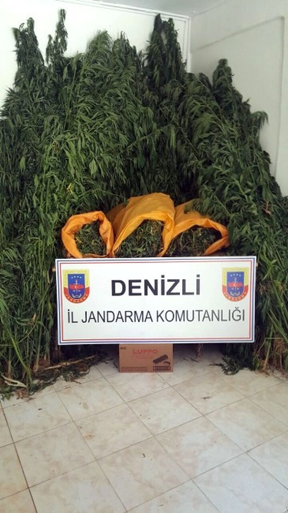 Denizli\'de Uyuşturucu Operasyonu: 3 Tutuklama
