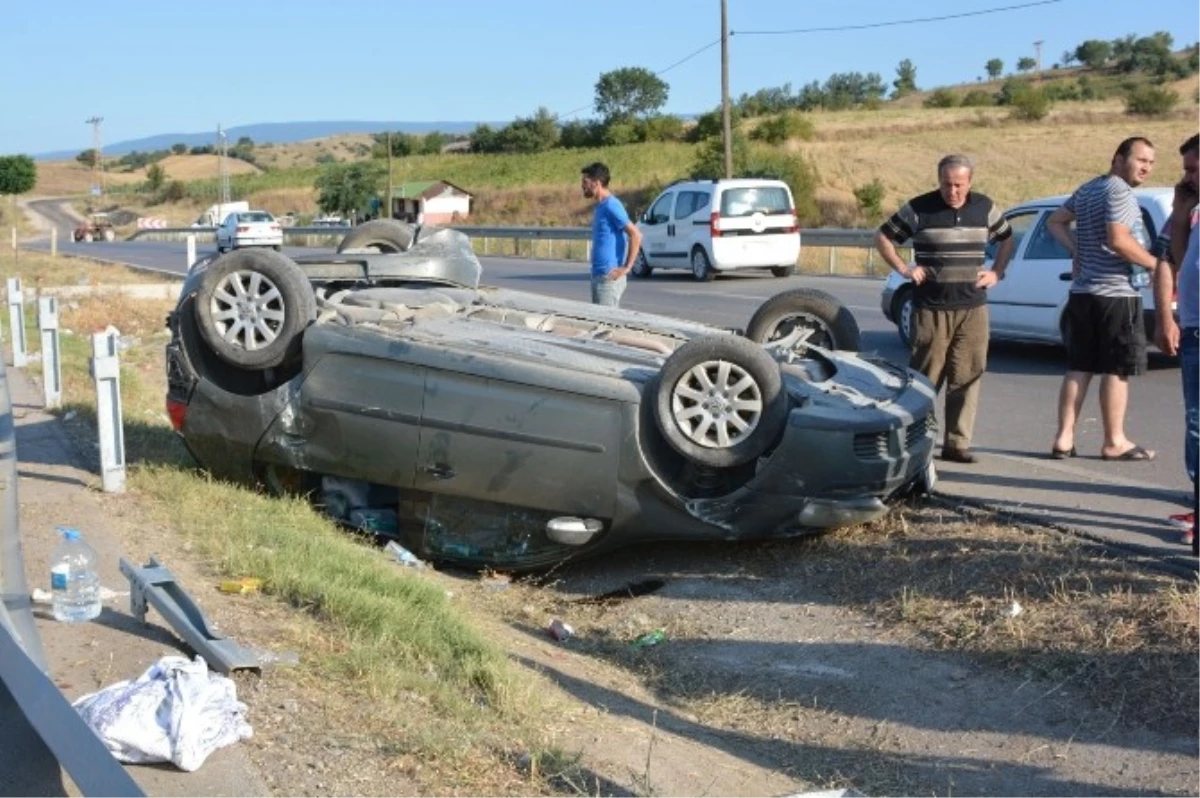 Erbaa\'da Kaza: 3 Yaralı