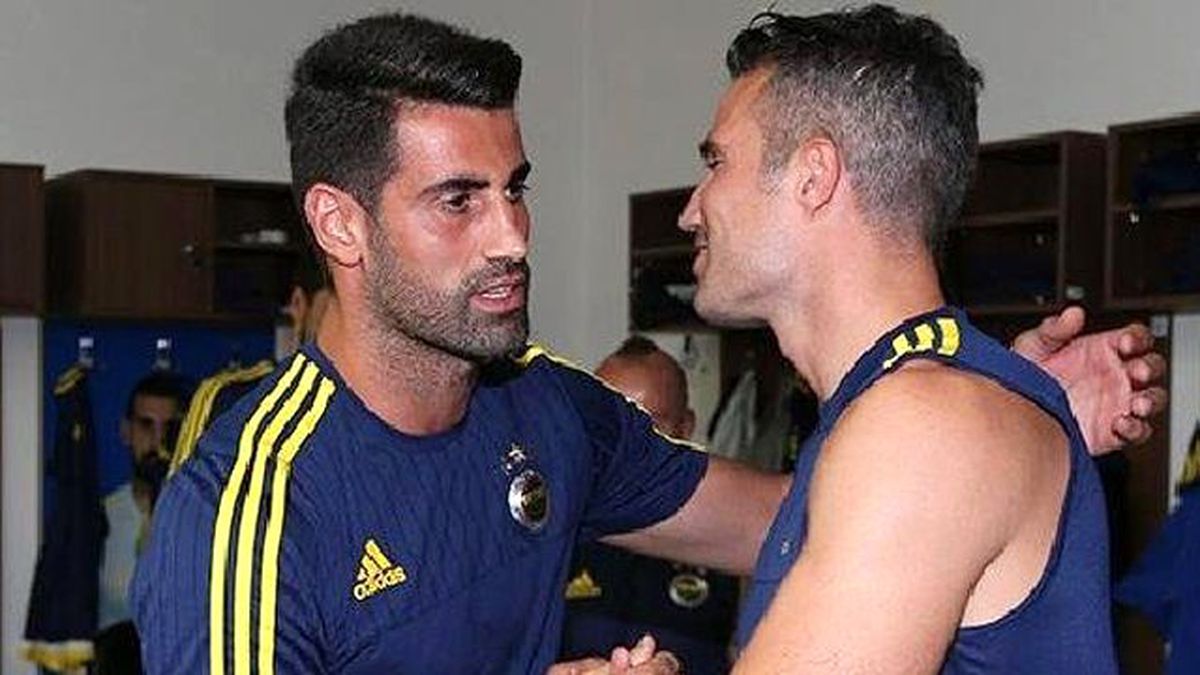 Fenerbahçe'de Robin van Persie ve Volkan Demirel Monaco Maçı Kadrosunda Yok