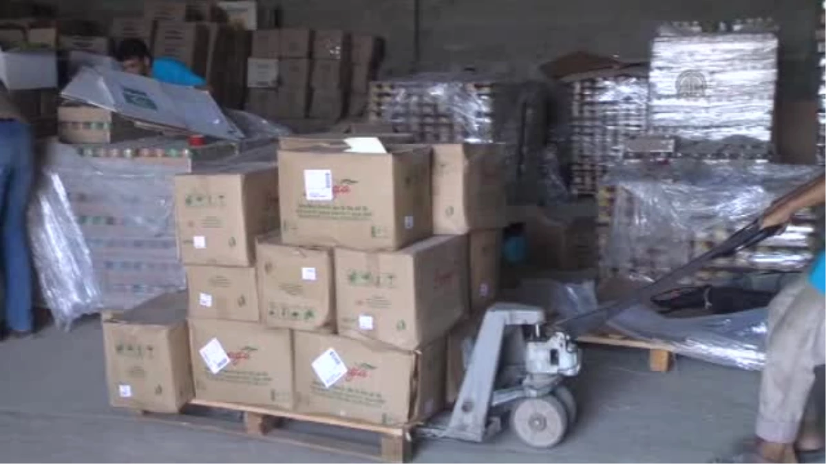 Halep\'e Gıda Malzemeleri Gönderildi