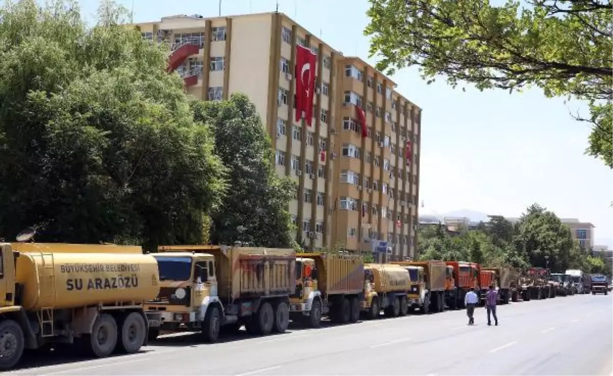 Kayseri Emniyet Müdürlüğü Önündeki İş Makineleri Çekildi