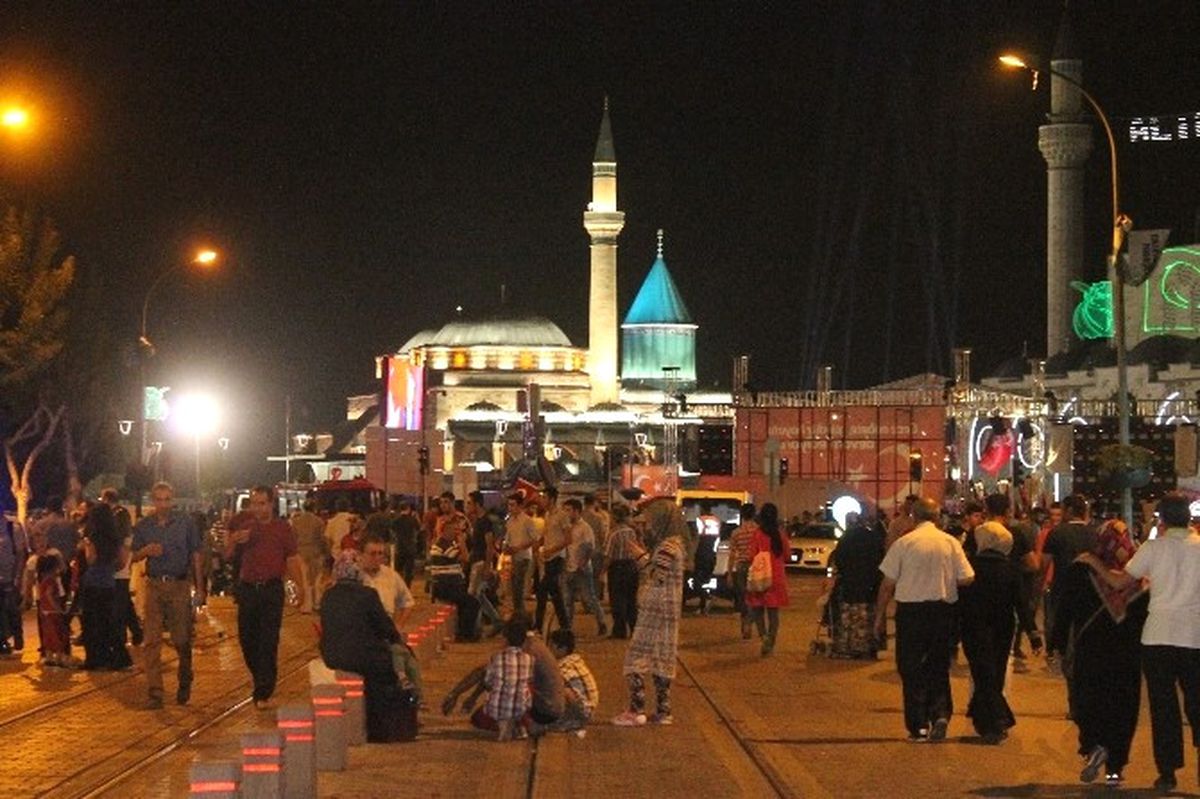 Konya\'da Demokrasi Nöbeti Devam Ediyor