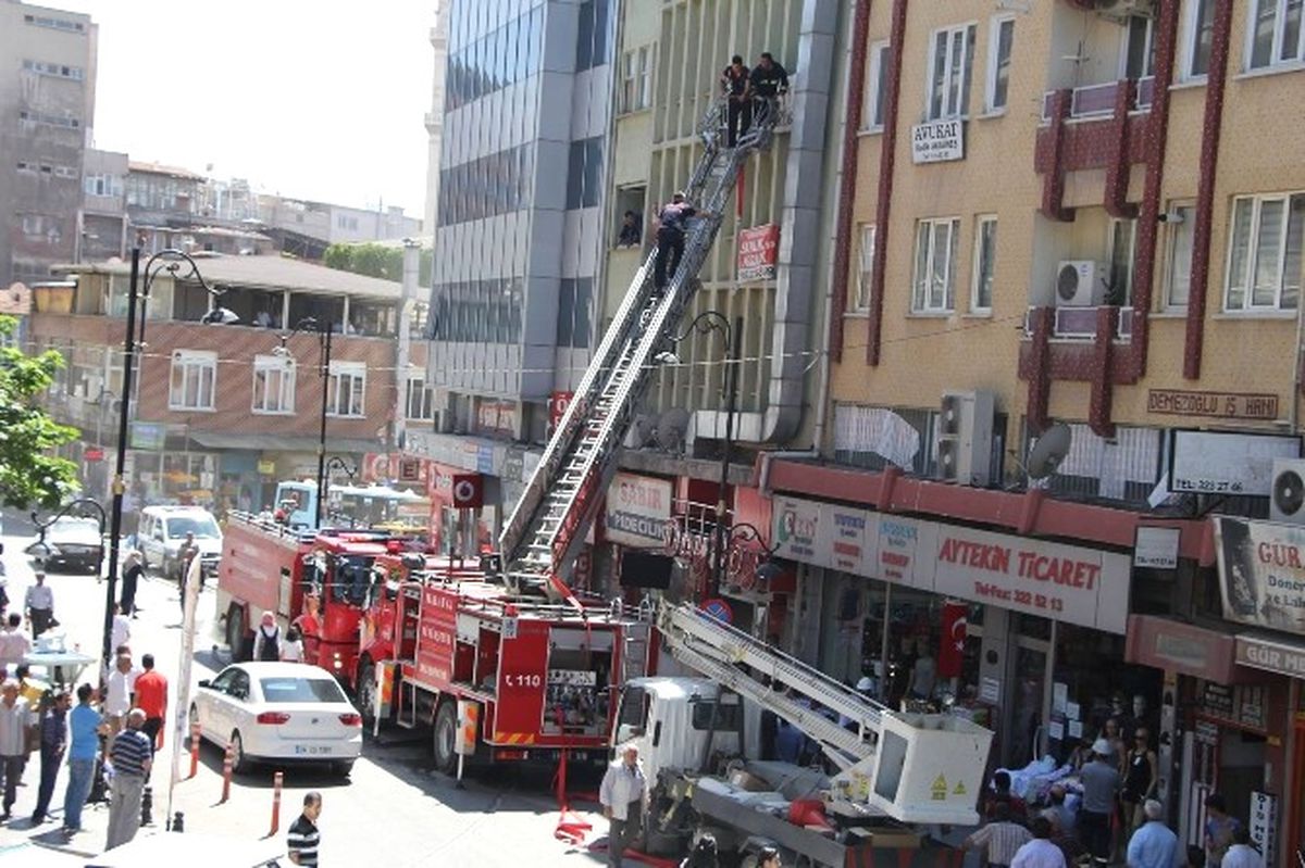 Malatya\'da Yangın Korkuttu