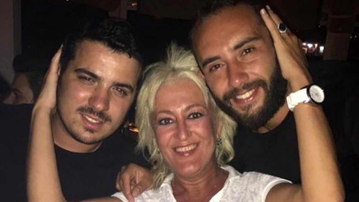 Olcan Adın\'ın Gece Kulübünde Çekilen Fotoğrafı Ortaya Çıktı