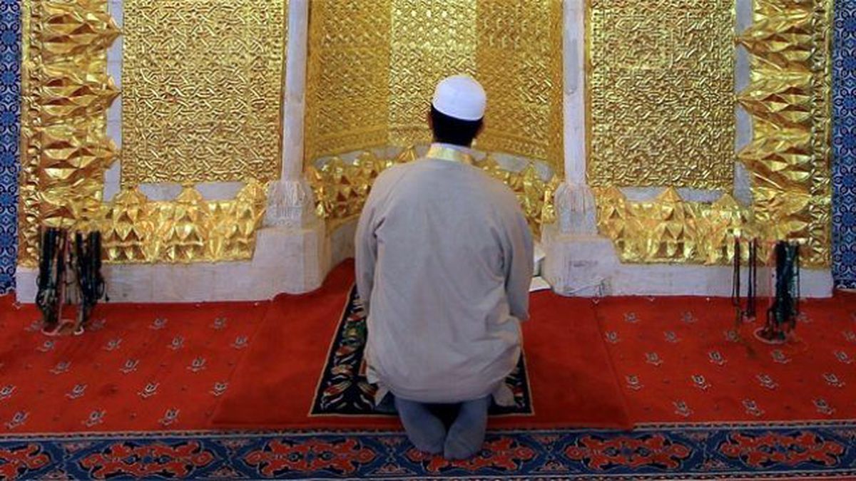 Samsun'da Evli Köy İmamı, Kocası Askerde Olan Genç Kadınla Kaçtı