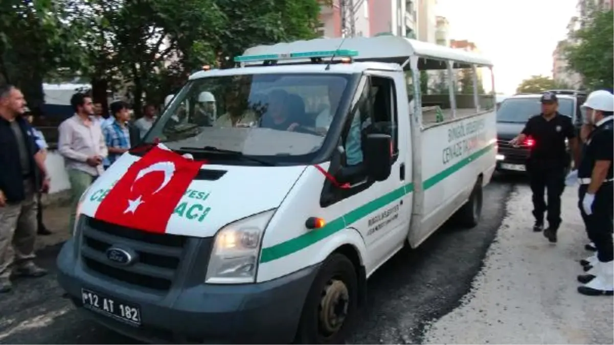 Şehit Polis, Baba Ocağına Helallik İçin Getirildi