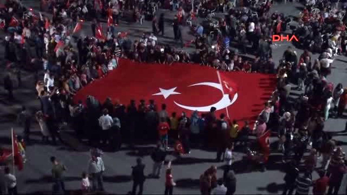 Sivas\'ta Demokrasi Nöbeti Sürüyor