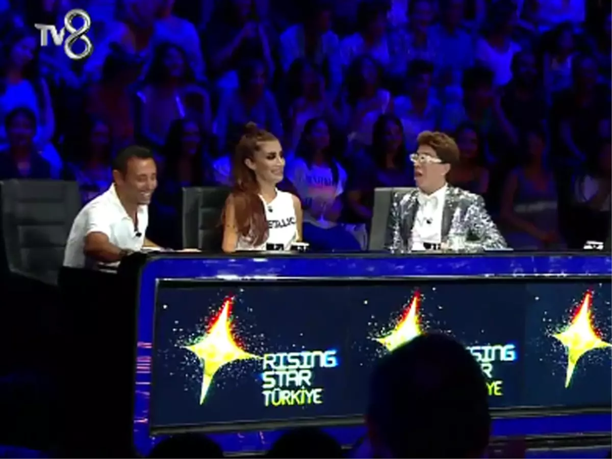 Yılmaz Morgül, Mustafa Sandal\'ın Yeni Şarkısını Böyle Yorumladı: \'Harika Bir Şarkı!\'