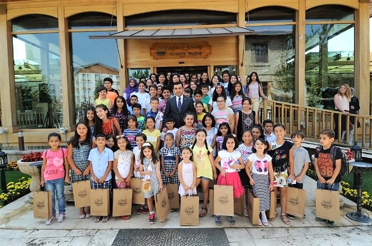 Aile Yaşam Merkezi Kursiyerleri ile Belediye Başkanı Bir Araya Geldi