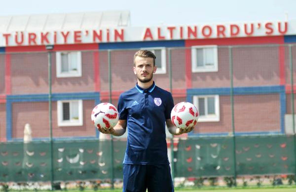 Altınordu\'nun Yeni Transferi Abdülkadir 3\'üncü Kupa İçin Geldim