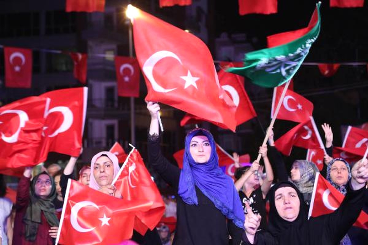 Antalya\'da Sebebi Bilinmeyen Patlama Korkuttu (2)