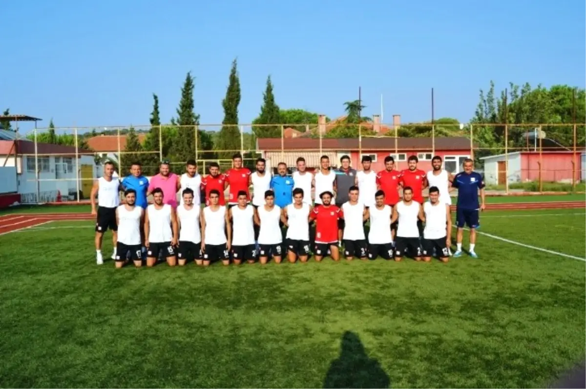 Ayvalıkgücü Belediyespor Şampiyonluk İçin Sahaya İndi