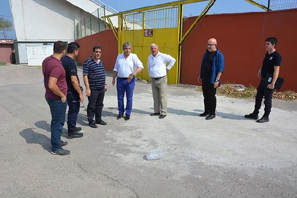 Bandırma 17 Eylül Stadı\'nda Çevre Düzenlemesi Başladı