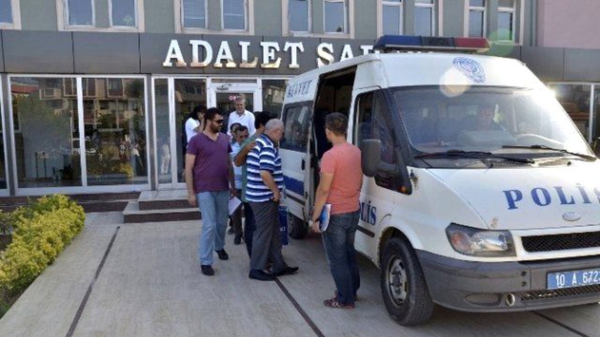 Bandırma\'da Fetö Operasyonunda 40 Tutuklama