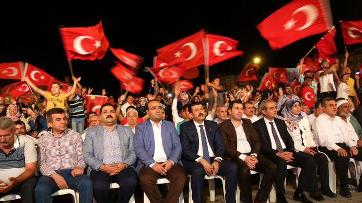 Başkan Ekinci, \'\'Demokrasi Nöbetimiz Devam Ediyor\'\'