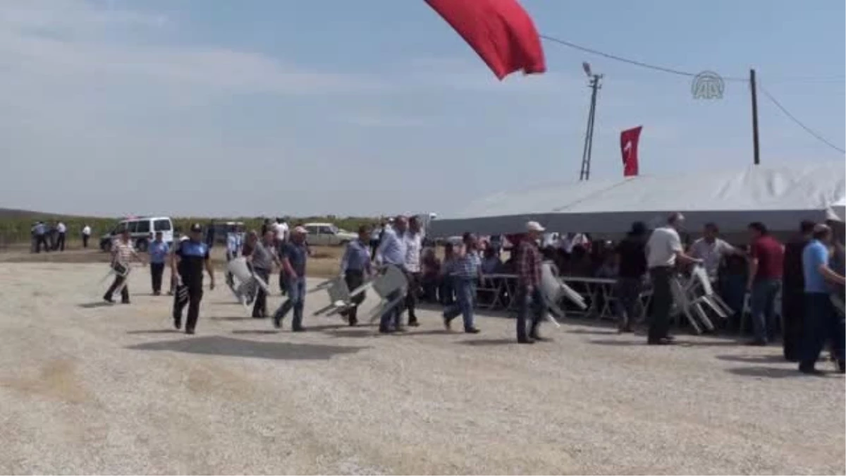 Bingöl\'de Şehit Olan Polis Memuru Bekir Deniz\'in Cenazesi
