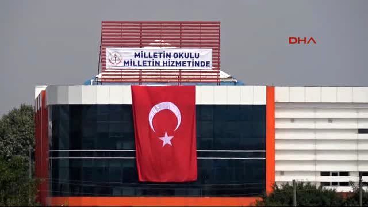 Bolu Kapatılan Okullara, \'Milletin Okulu Milletin Hizmetinde\' Pankartı
