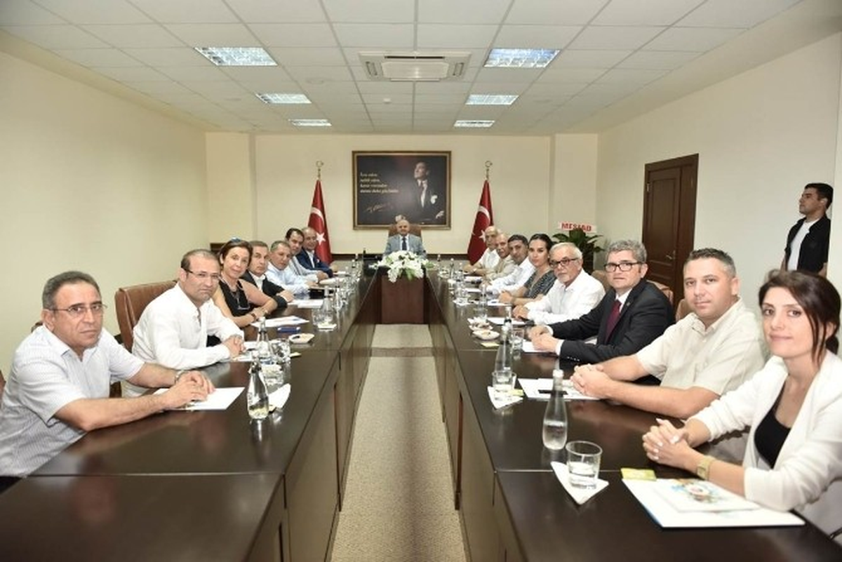 Çakacak: "İş Dünyası Üretimi ve İstihdamı Artırarak Ülkemize Katkı Sunmaya Devam Etmeli"