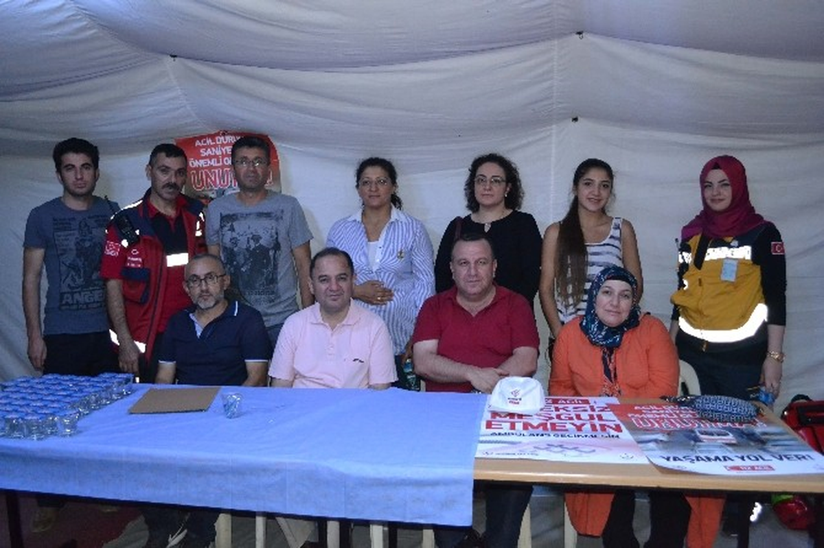 Demokrasi Nöbetçileri İl Sağlık Müdürlüğü\'ne Emanet