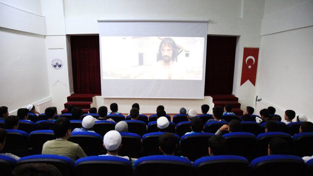 Elazığlı Çocukların Sinema Keyfi Sürüyor