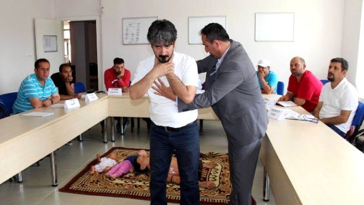 Ayvalık\'ta, "İlkyardım Eğitimi Kursu"