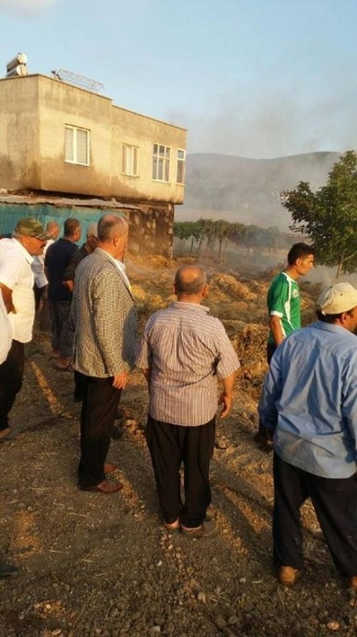 Hasanbeyli\'de Saman Yangını